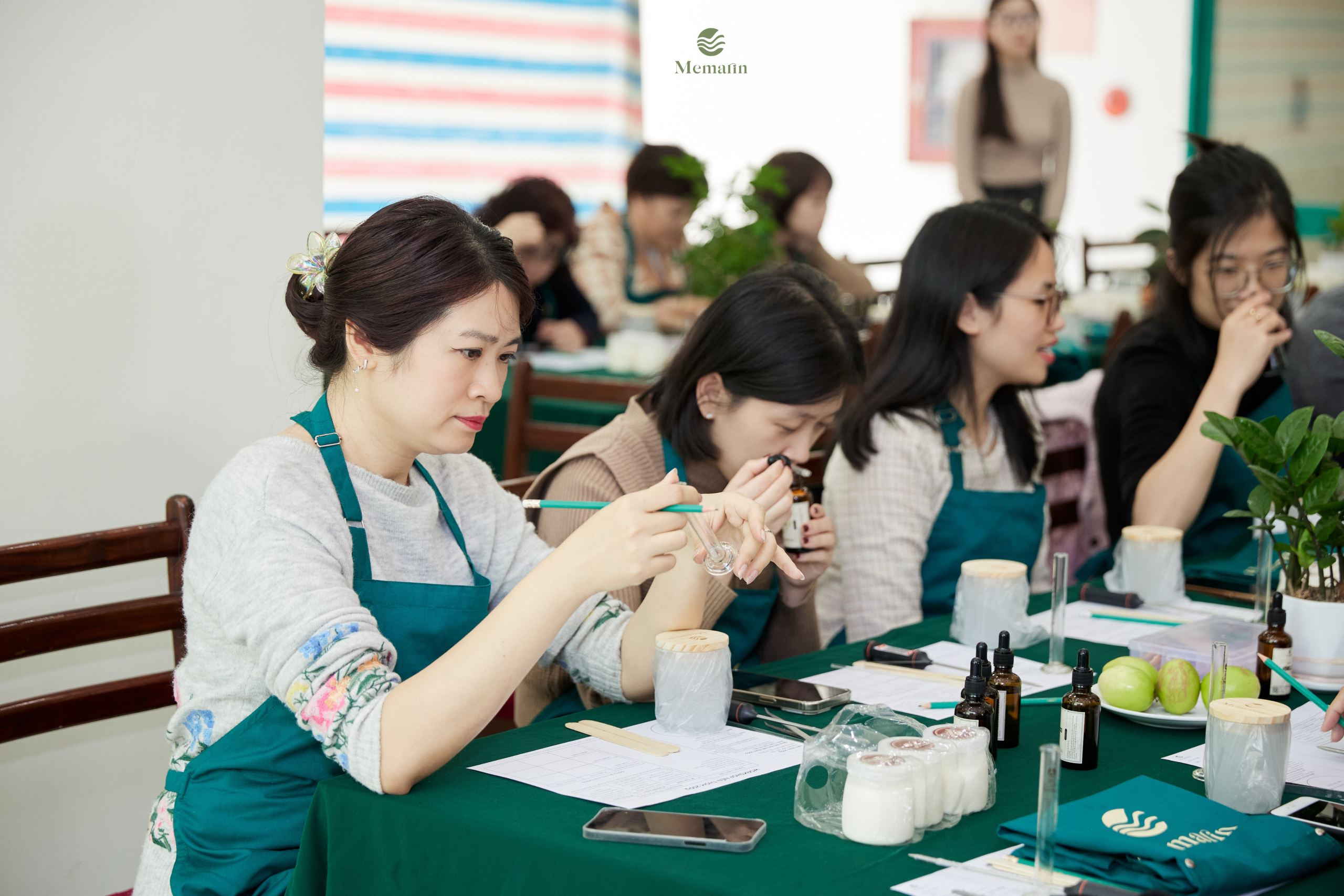 Workshop nến thơm cùng VINARE – Gửi nắng vào tim qua những trải nghiệm ý nghĩa Workshop nến thơm chủ đề Gửi nắng vào tim